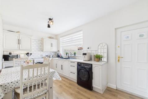 Kitchen 1.jpg