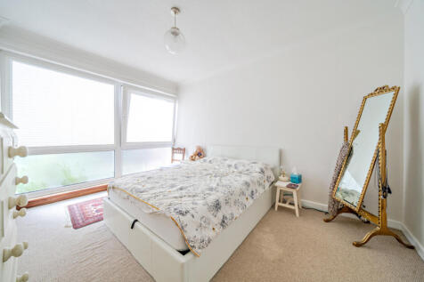 1359647-3-68da790...