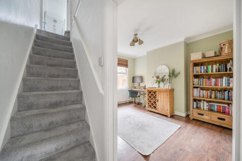 1369537-5-68ef7ea...