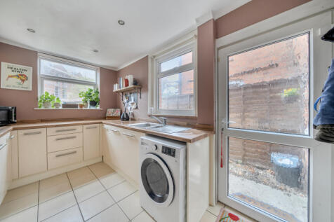 1369537-6-68ef7eb...