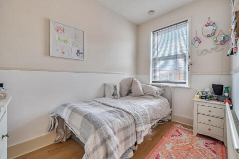 1369302-1-68f669d...