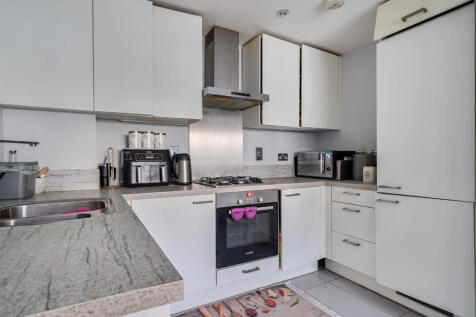 1375708-11-690b8f...