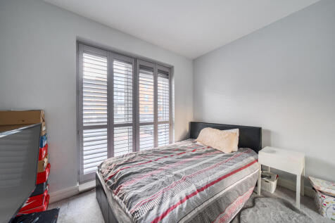 1375708-20-690b8f...