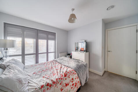 1375708-19-690b8f...