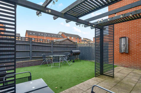 1375708-4-690b8e0...