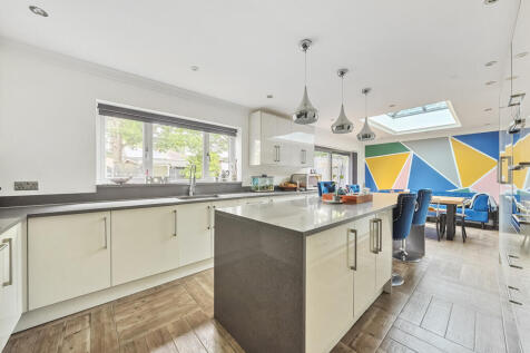 1302252-5-683f057...