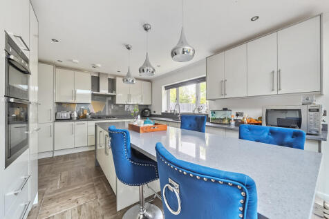 1302252-4-683f056...