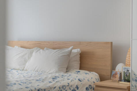 1377022-15-6911f2...