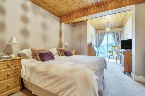 1380974-7-69174a8...