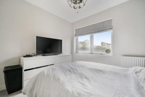 1383305-2-691c5bd...