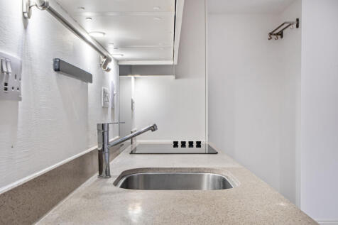 1369097-11-68ee10...