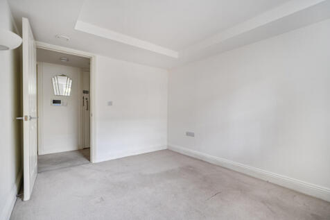 1369097-3-68ee0fa...