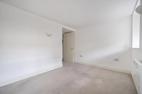 1369097-7-68ee100...