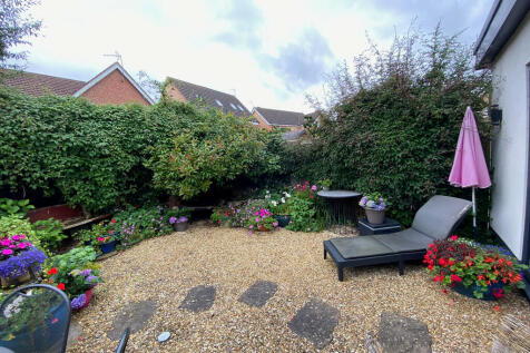 Courtyard style a...