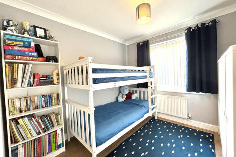 Bedroom/Dining Ro...