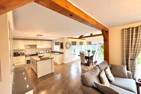Kitchen/Dayroom/D...