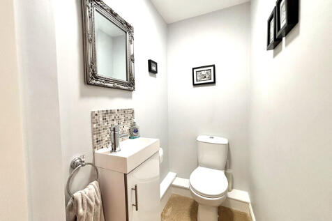 Cloakroom/WC