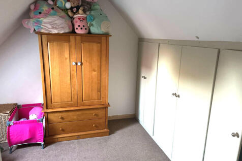Walk-in wardrobe