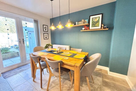 Open Plan Dining ...