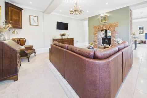 Open plan lounge
