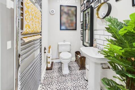 Cloakroom/WC