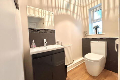 Cloakroom/WC
