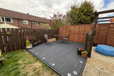 Rear garden/deck