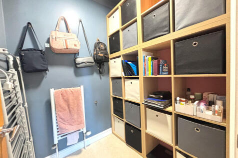 Walk-in store
