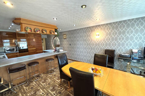 Kitchen/Dining Ro...