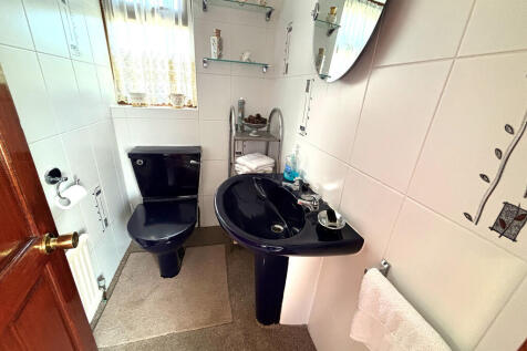 Cloakroom/WC