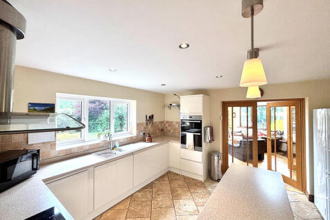 Kitchen into Gard...
