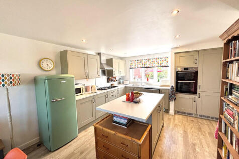 Open Plan Dining ...