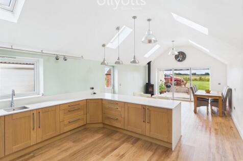 Kitchen/Day Room