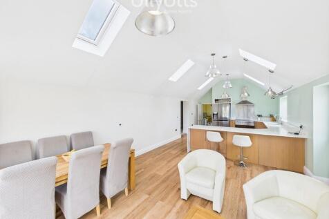 Kitchen/Day Room