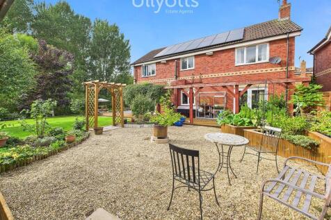 Gravelled garden