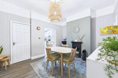 Dining/Sitting Ro...