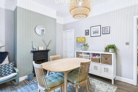 Dining/Sitting Ro...