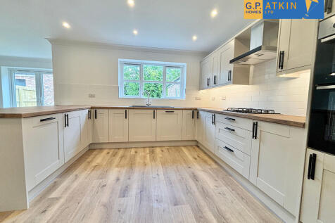 Kitchen with styl...