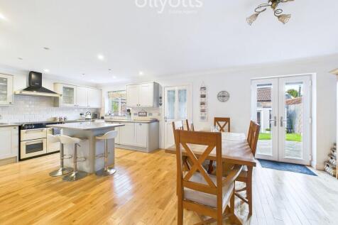 Kitchen/Dining Ar...