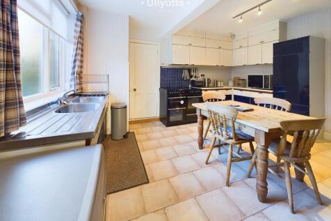 Cottage Kitchen