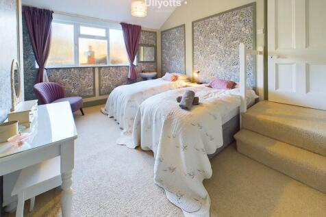 Cottage Bedroom 2