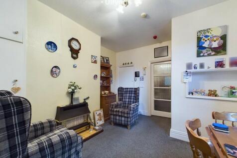 Flat 1 Sitting ro...