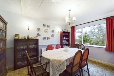 Woodland View Din...