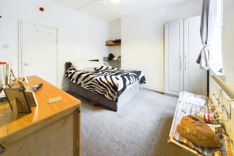 Flat 1 Bedroom 1