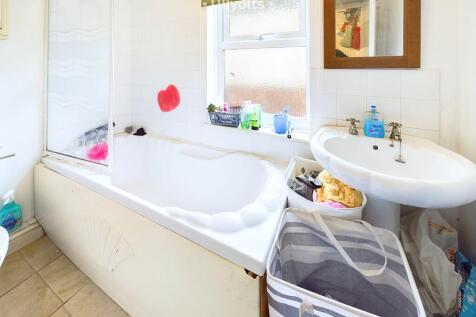 Flat 2 Bathroom