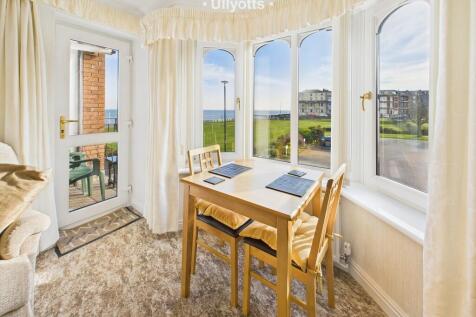 Lounge / Dining a...