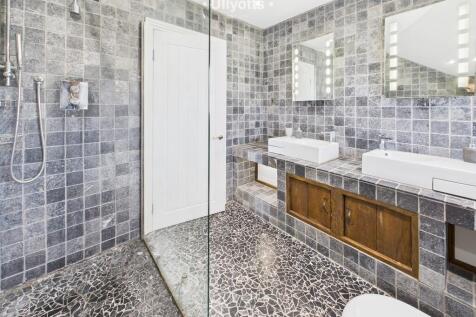 Master Ensuite