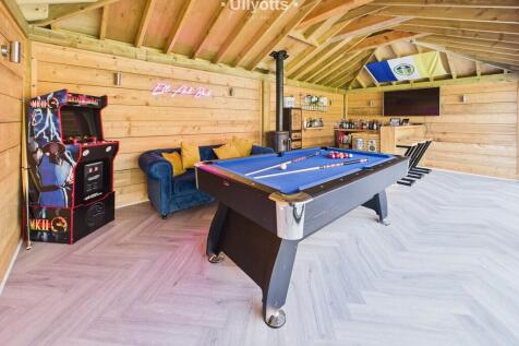 Bar/Games Room