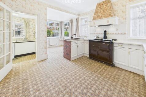 Kitchen / Dining ...
