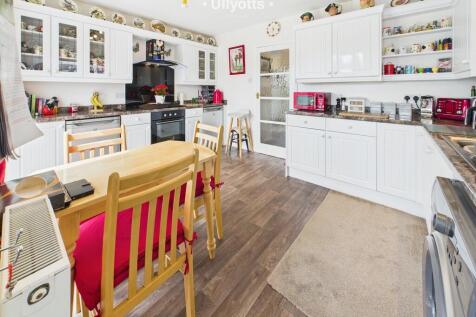 Kitchen / Dining ...